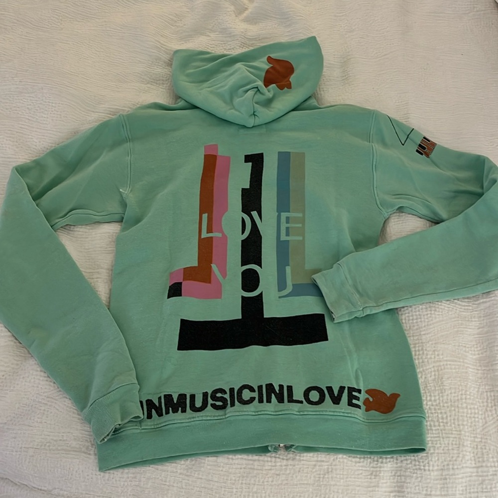 Free city sweatshirt